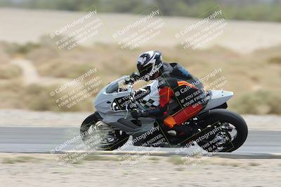 media/May-05-2025-Moto Forza (Mon) [[3c1838c5e5]]/2-B Group/Session 3 (Panning Test Turn 14 Inside)/